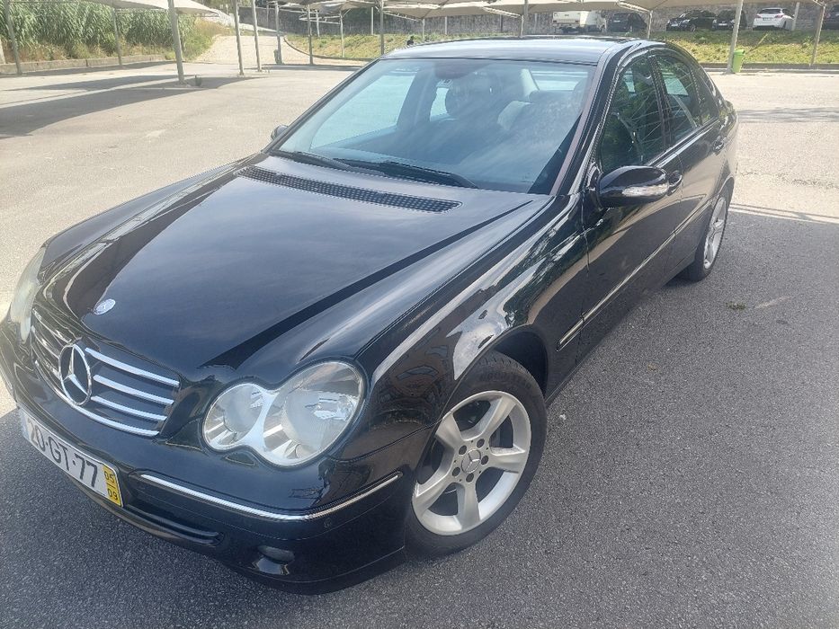 Vendo Mercedes  en ótimo estado de conservação  com caixa  automática