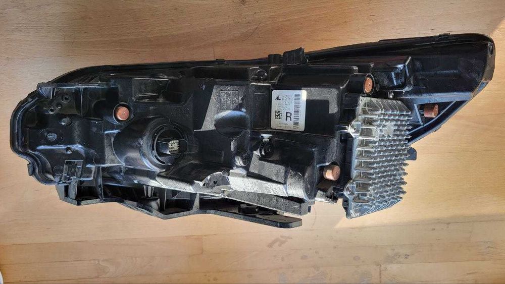 [ПІД РЕМОНТ, НА ЗАПЧАСТИНИ] Фара права Jeep Cherokee KL 2019 - 2022