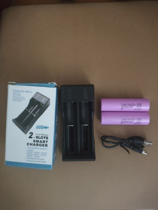 Carregador duplo + 2 Baterias Samsung 18650

Em excelente estado d