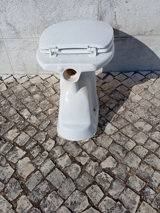 Vendo base de duche em cerâmica 80x80 a ou sanita ou bidé conforme as