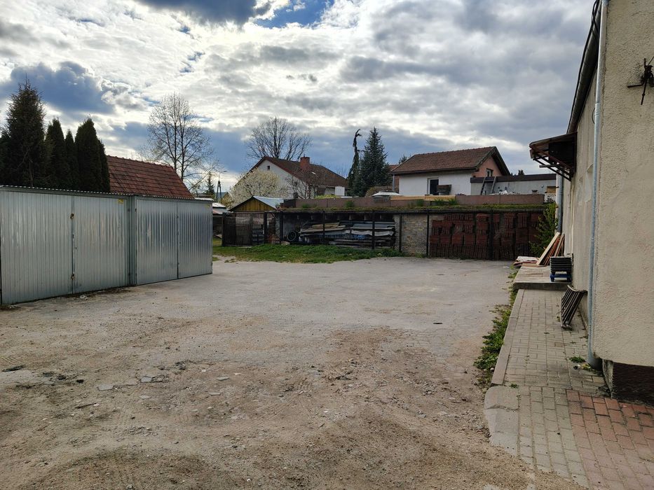 miejsce pod garaż wynajmę