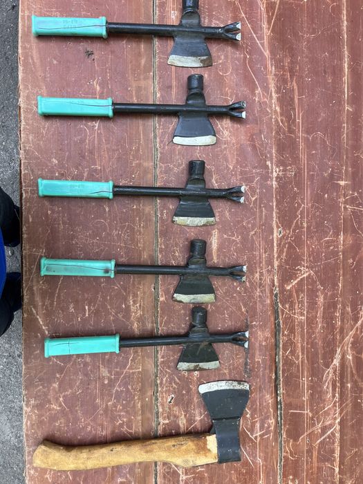 Топор туристический