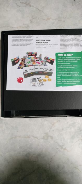 Jogo de tabuleiro "Homem que mordeu o cão"