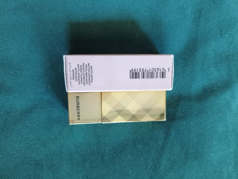 Szminka burberry 93