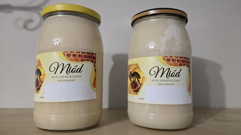 Miód wielokwiatowy zwłasnej pasieki.