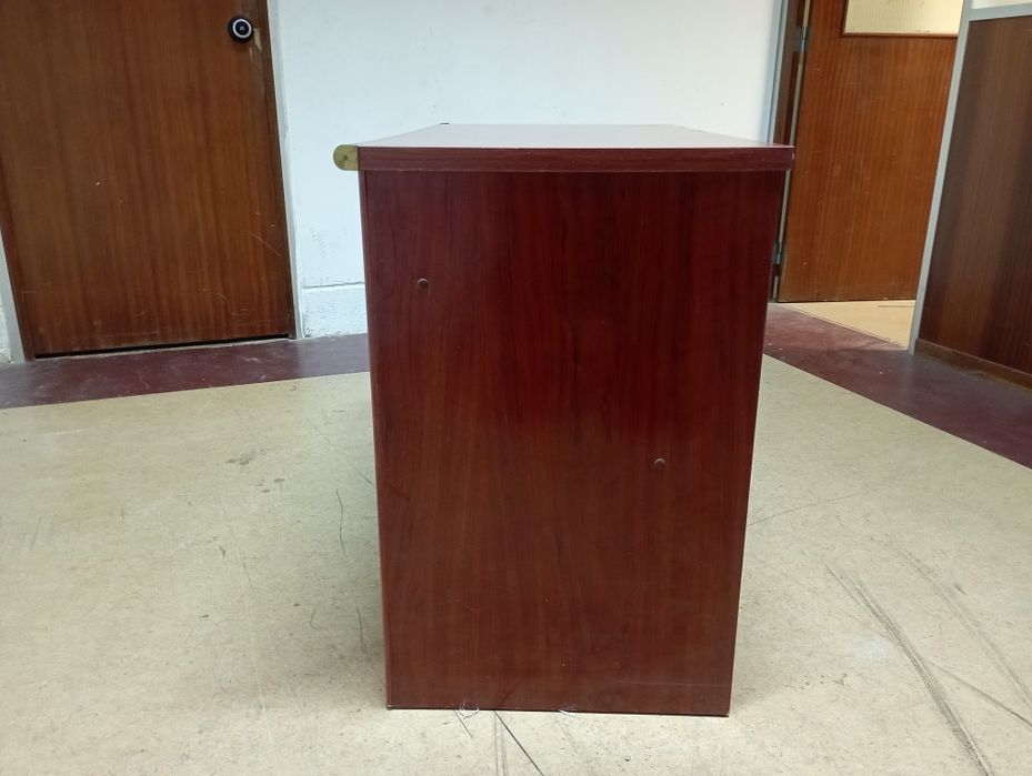 Secretária com duas gavetas