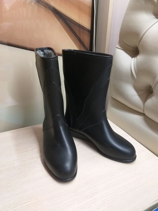 Жіночі гумові чоботи утеплені