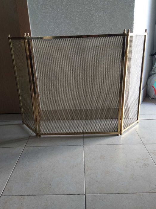Grelha de proteção de lareira
