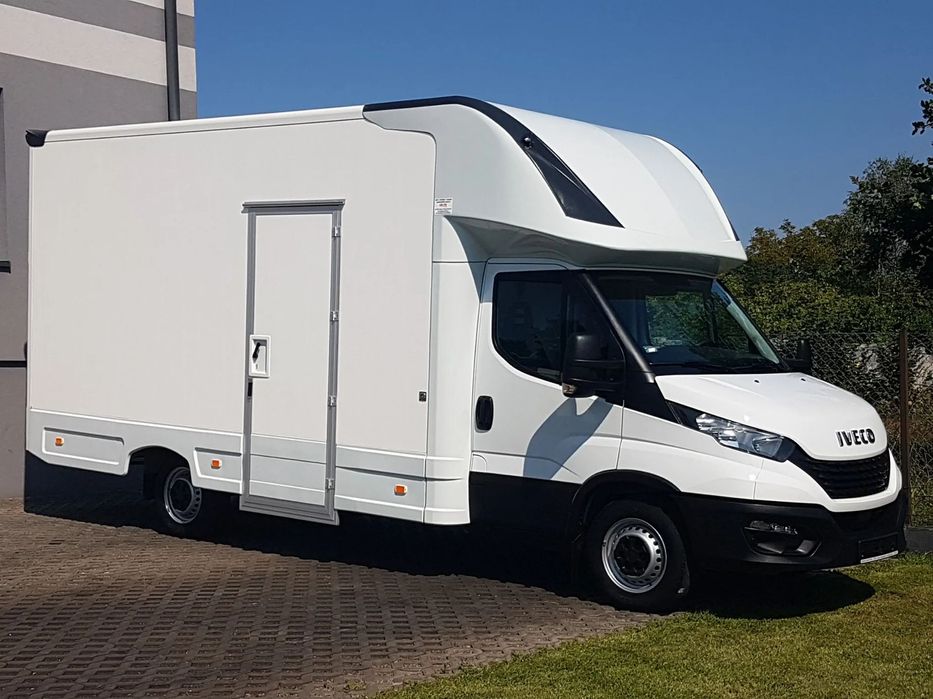 Iveco DAILY KONTENER NISKOPODŁOGOWY 4,43x2,23x2,42 SKLEP BAR KAMPER FOODTRUCK KLIMA KONIOWÓZ  Kontener Niskopodłogowy 4,43x2,23x2,42 Sklep Kamper Foodtruck Bar AC