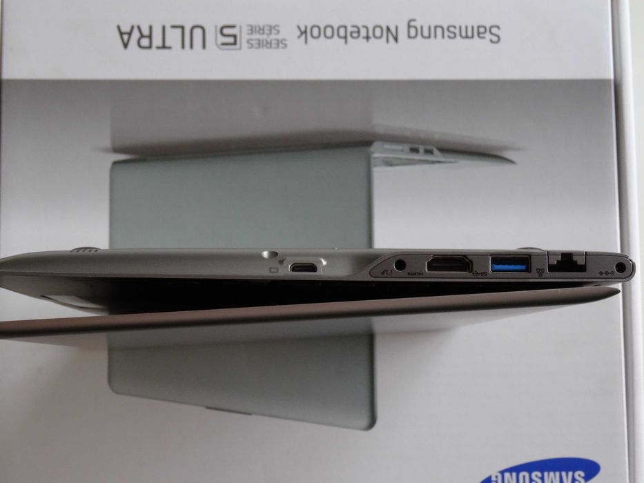 Portátil Samsung NP530U3C Ultrabook 13,3" | 8GB RAM | SSD 256GB | Bolsa e caixa