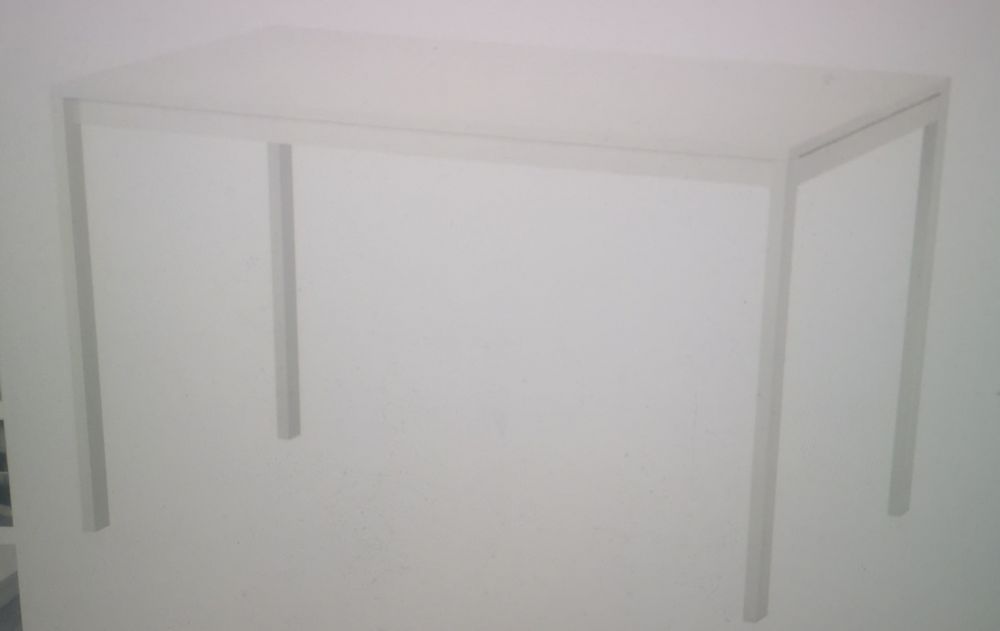 Mesa branca como nova.