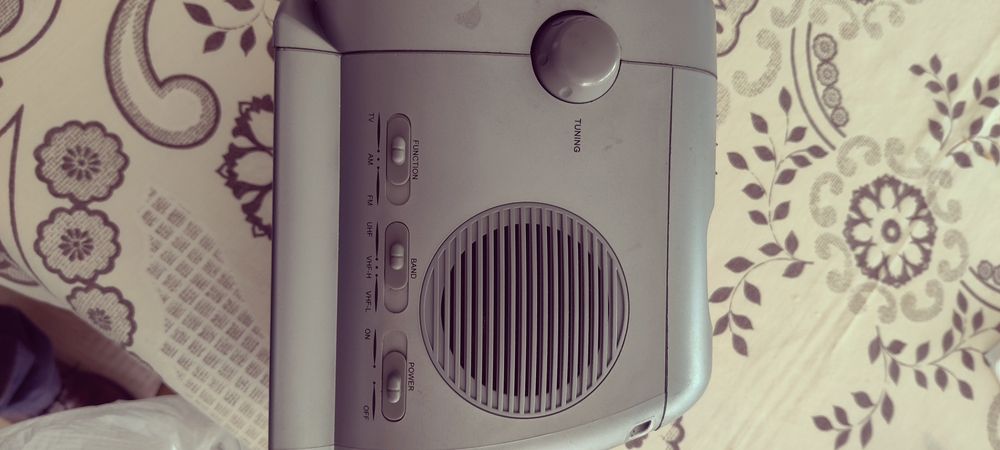 Televisor portátil retro