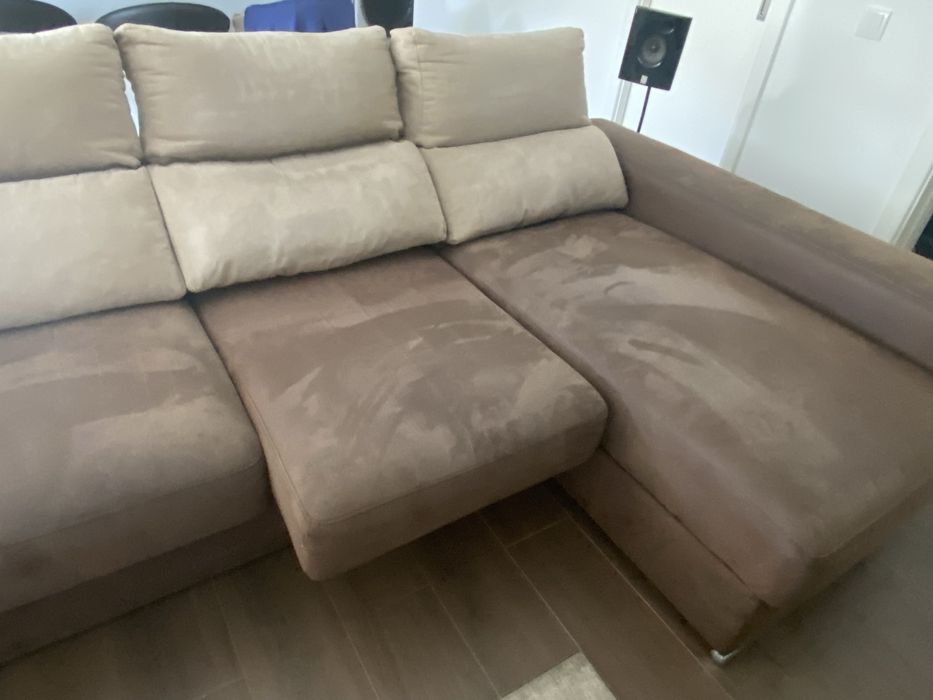 Vendo sofa chaise longue com arrumacao + 2 pufs