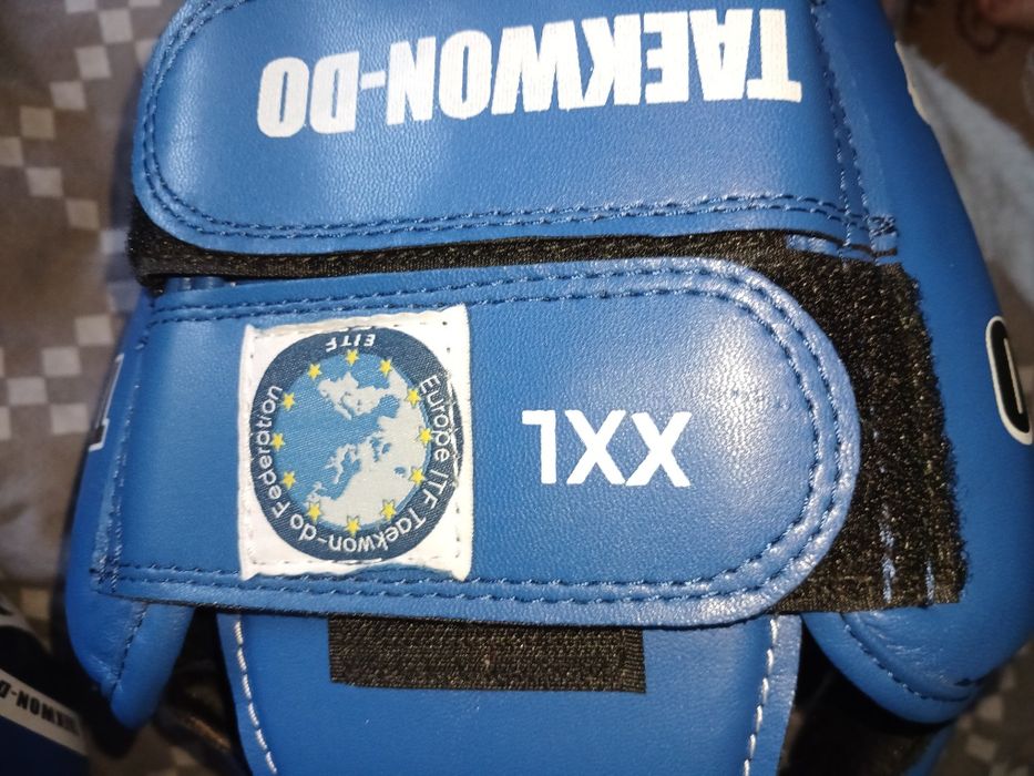 продам екіпірування для таеквандо.