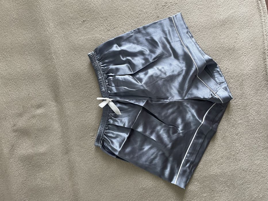 Піжама жіноча шовкова М сіро-блакитна шорти футболка