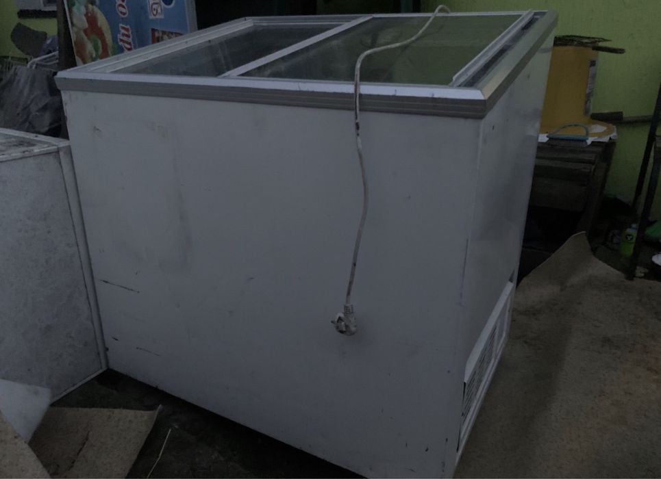 Морозильний ларь