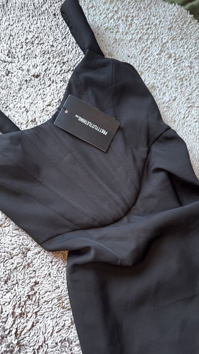 Сукня prettylittlething