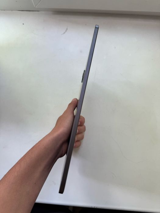 LIKE NEW!!! Ipad m4 pro