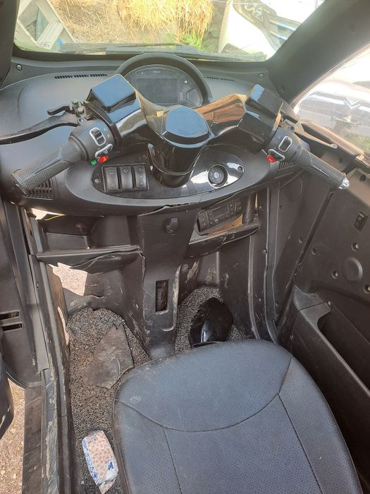 Skuter trójkołowy Econelo elektryczny
