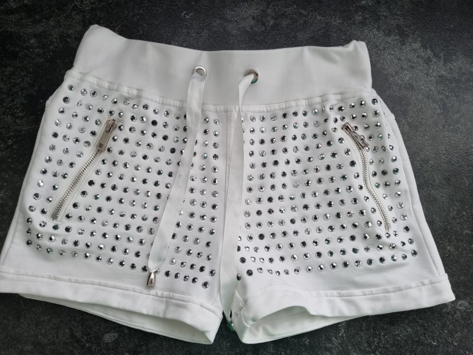 Białe bawełniane krótkie spodenki z ćwiekami Giorgia rozm S