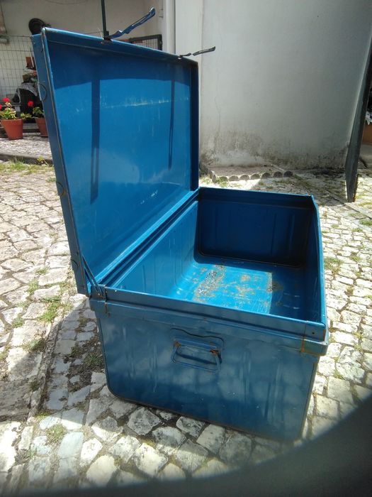 Mala de porão metálica