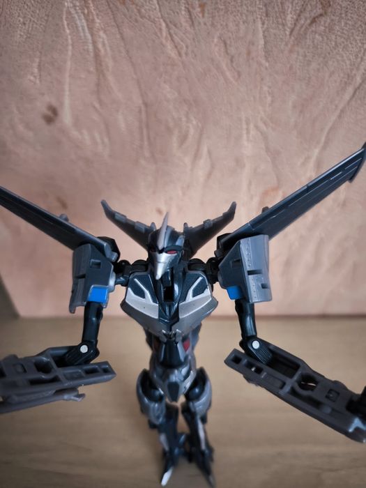 Оригінальний колекційний трансформер First Edition Starscream