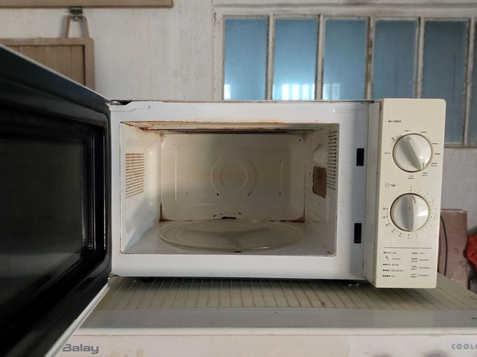 Micro ondas a funcionar