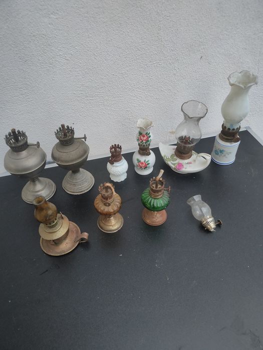Lote de mini candeeiros.