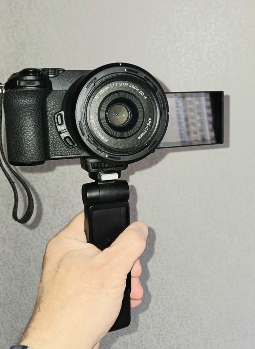Продам міні фотоштатив-тріпод-грип SmallRig Tripod Grip. Новий.