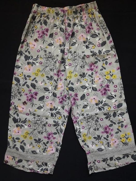 Крутой домашний костюм майка и бриджи в цветочный принт tu