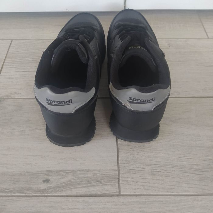 Sprandi prawie nowe r. 38