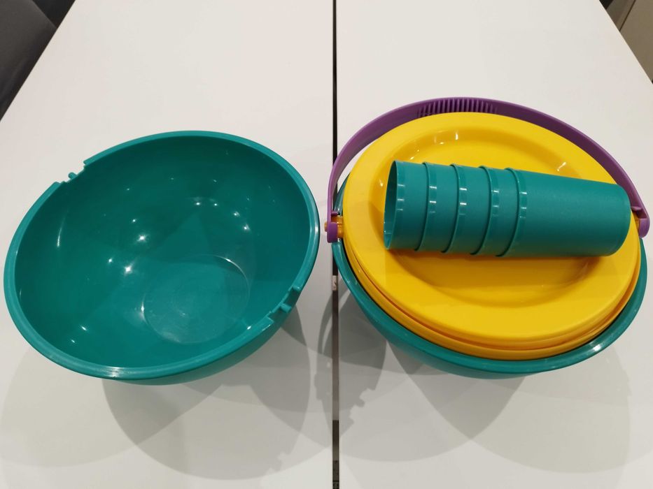Conjunto muito prático para piquenique. Fácil de transportar.