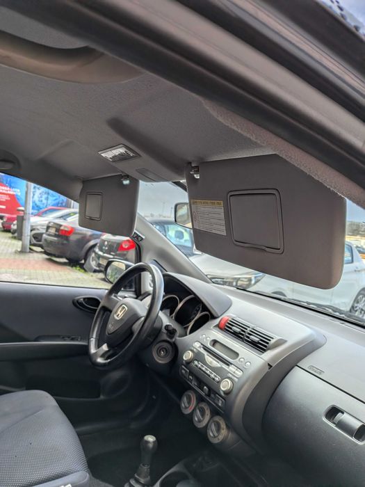 Honda Jazz II 1.2 i-DSI Preto – Económico e Fiável