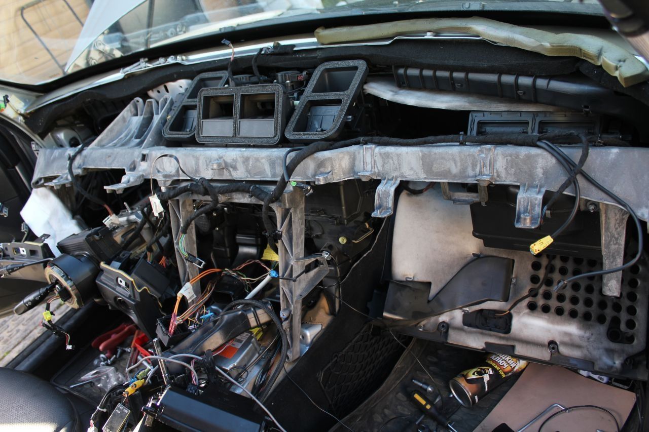 Где находится печка мерседес Где находится печка мерседес