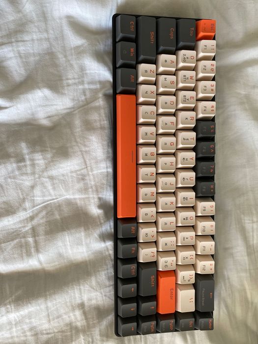 Клавіатура ziyolang k68 є хот свап, формат 65%