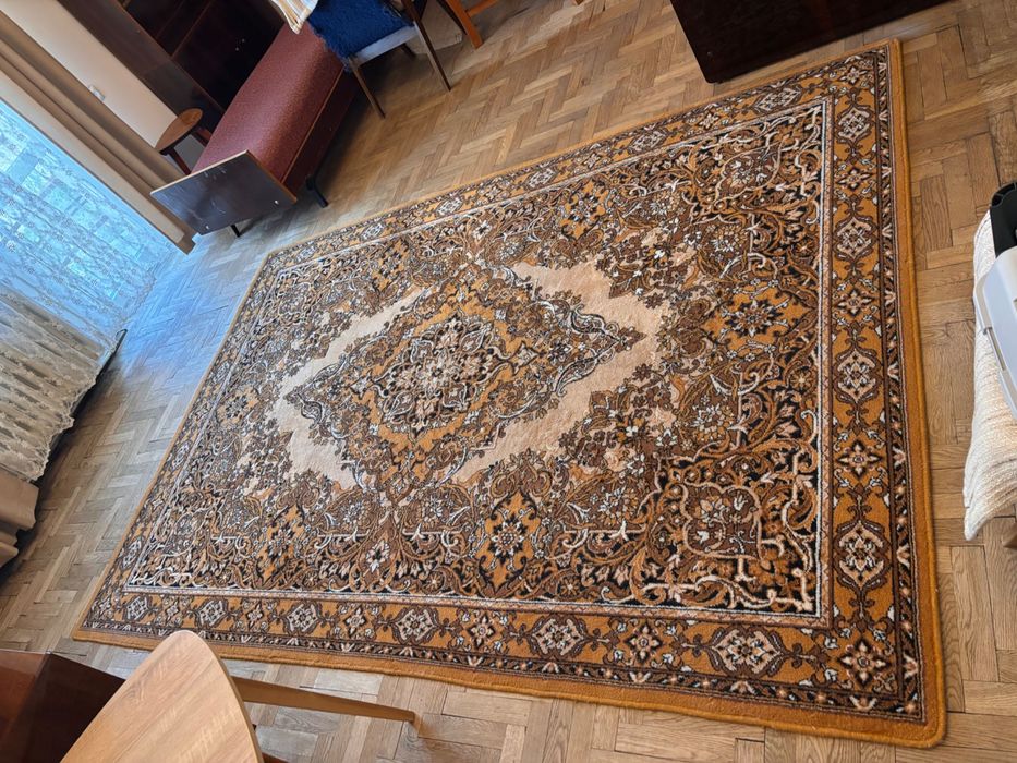 Продам коричневий килим