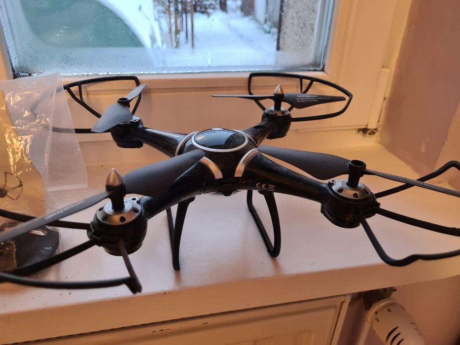 Dron sterowany za pomocą gestów