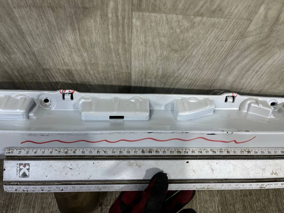Порог правый Tesla Model S Plaid ( 2021 2022 2023 2024 г. ) Накладка порога 1567138-00-D