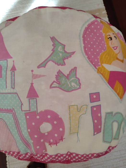 Puf infantil de menina