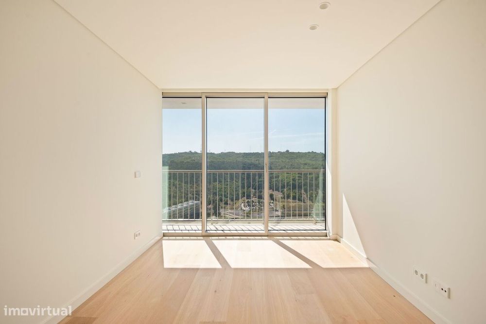 Apartamento T4 + 1 com piscina, Nova Campolide, Lisboa