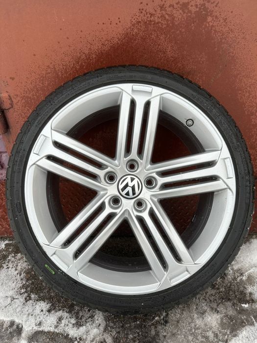 Оригинальные диски с резиной. Идеальное состояние!