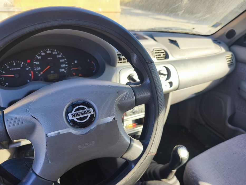 Nissan micra k11 2001. Leia bem a descrição.