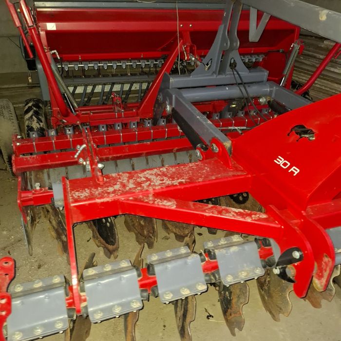 Siewnik POZNANIAK 550/3 rok 2015 z agregatem talerzowym AMJ ATOS 3m