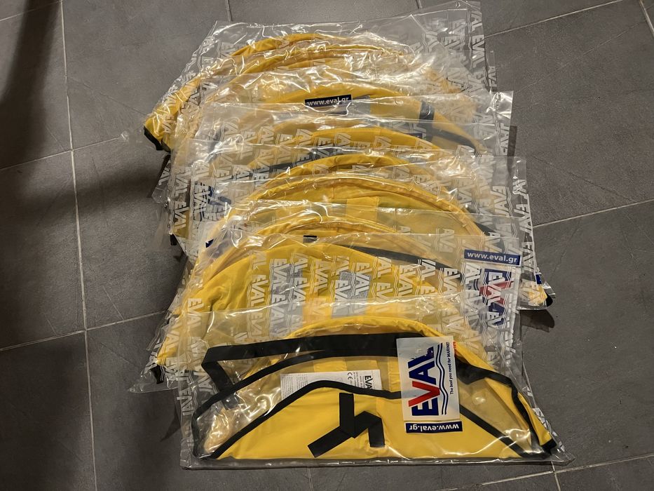 Sprayhoods para coletes salva vidas