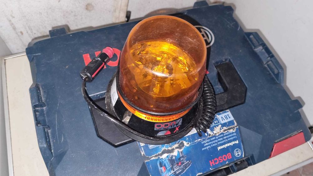 Farol de sinalizaçao luminoso com íman