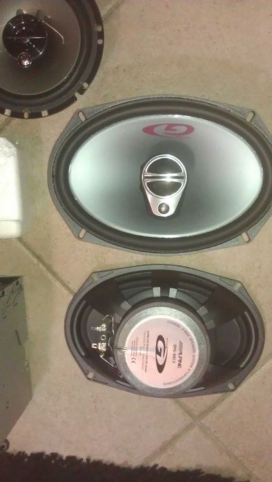 Radio Kenwood e colunas Alpine