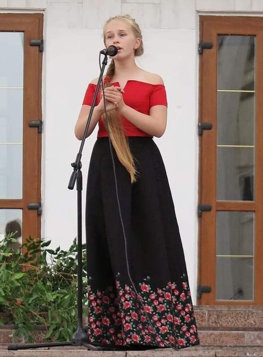 Розкішна вечірня сукня - костюм (спідниця "в підлогу" +топ з відкритим