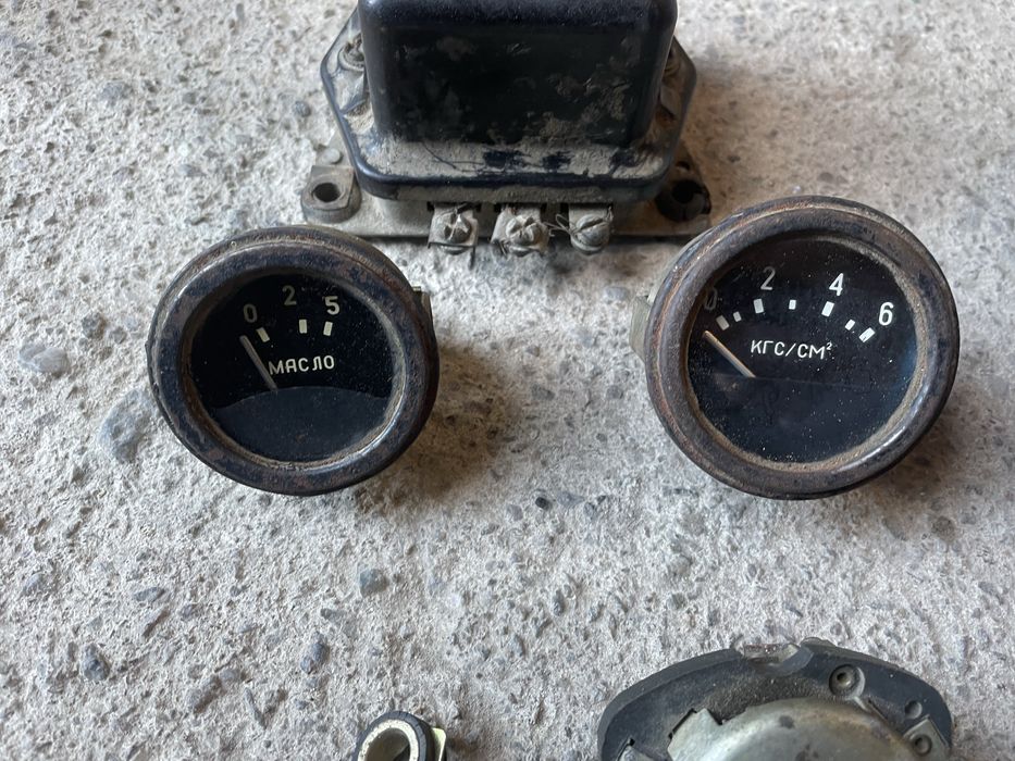 Різні запчастини на Днепр мт