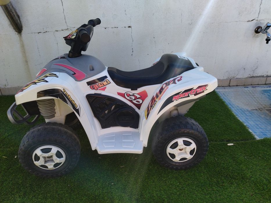 Vendo moto4 de criança
