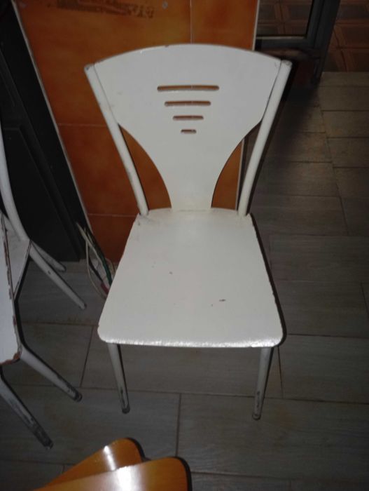 Conjunto de Mesas e Cadeiras Restaurante - à unidade ou conjunto